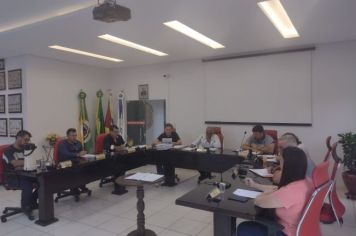  Realizou nesta última segunda-feira (18), 46ª Sessão Ordinária do Poder Legislativo de Jóia