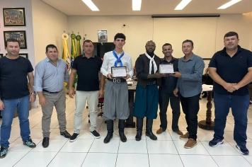 Vereadores entregam Moção de Congratulações a músicos destaques no ENART 2025