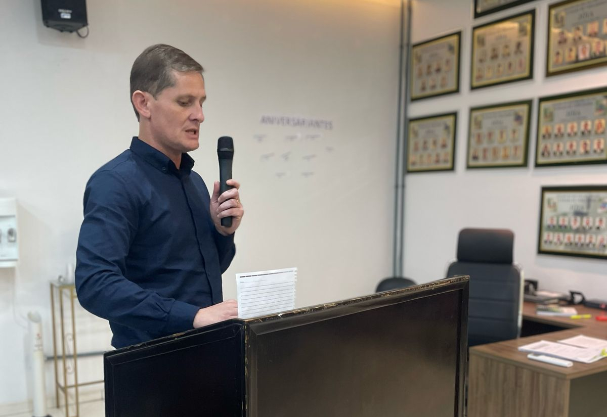 Prefeito Dionei Lewandowski Participa de Sessão Ordinária e Reforça Compromisso com o Desenvolvimento de Jóia