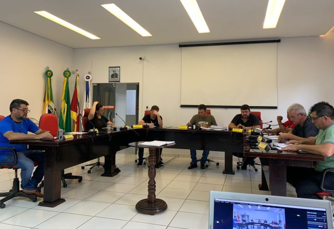 Realizou nesta última segunda-feira (26), 4ª Sessão Ordinária do Poder Legislativo de Jóia.